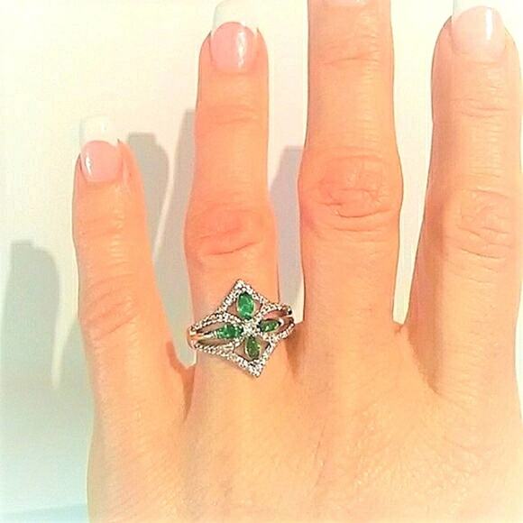 Ring Simulated Emeralds Diamonds Sz 7 Clover Blossom Fleur Brilliant Sparkle - Picture 9 of 13